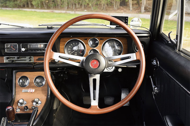 ハコスカGT-X 2ドアのリア内張り ハコスカGT-X 2ドアのリア内張り - メルカリ