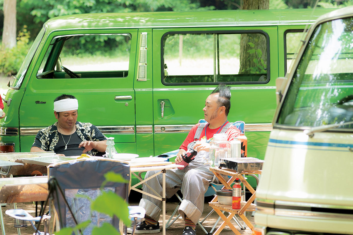広さがウリの昭和車キャラバン・ロングバンで気軽にデイキャンプを