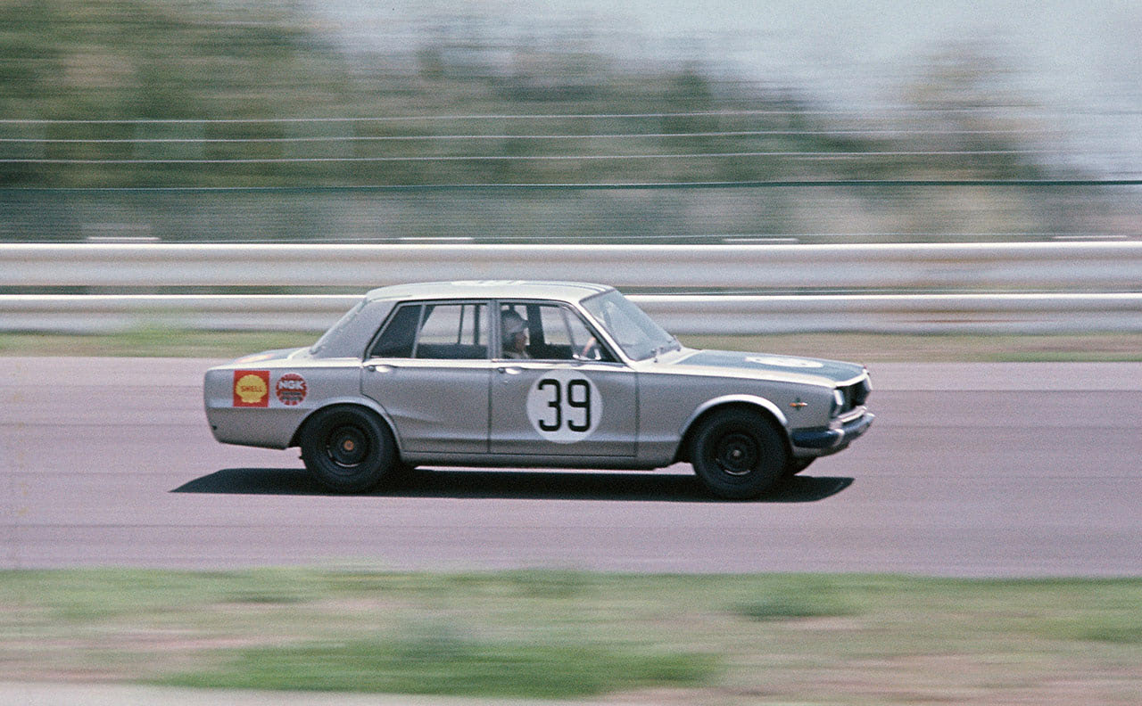 アシェットジャパン2000 GT-R ハコスカ Amazon | アシェット 1／8スケール 週刊 日産 スカイライン 2000 GT-R