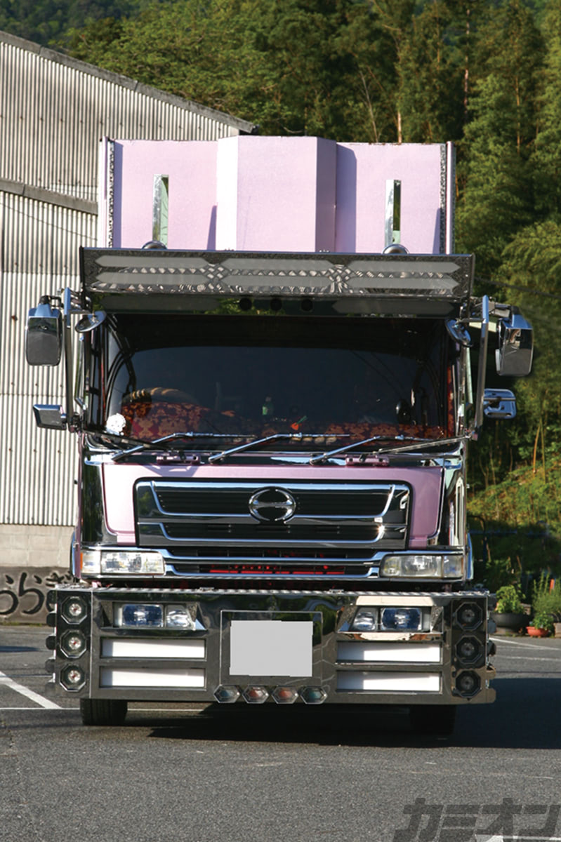 ダンプヒンジ　10トン用　デコトラ 二代目やすらぎ丸vsあや 仕事もアートも認め合う駿州のダンプコンビ