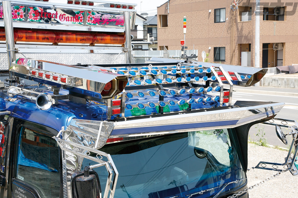 デコトラ アートトラック キャブロケット ロケット 大迫力 FRP