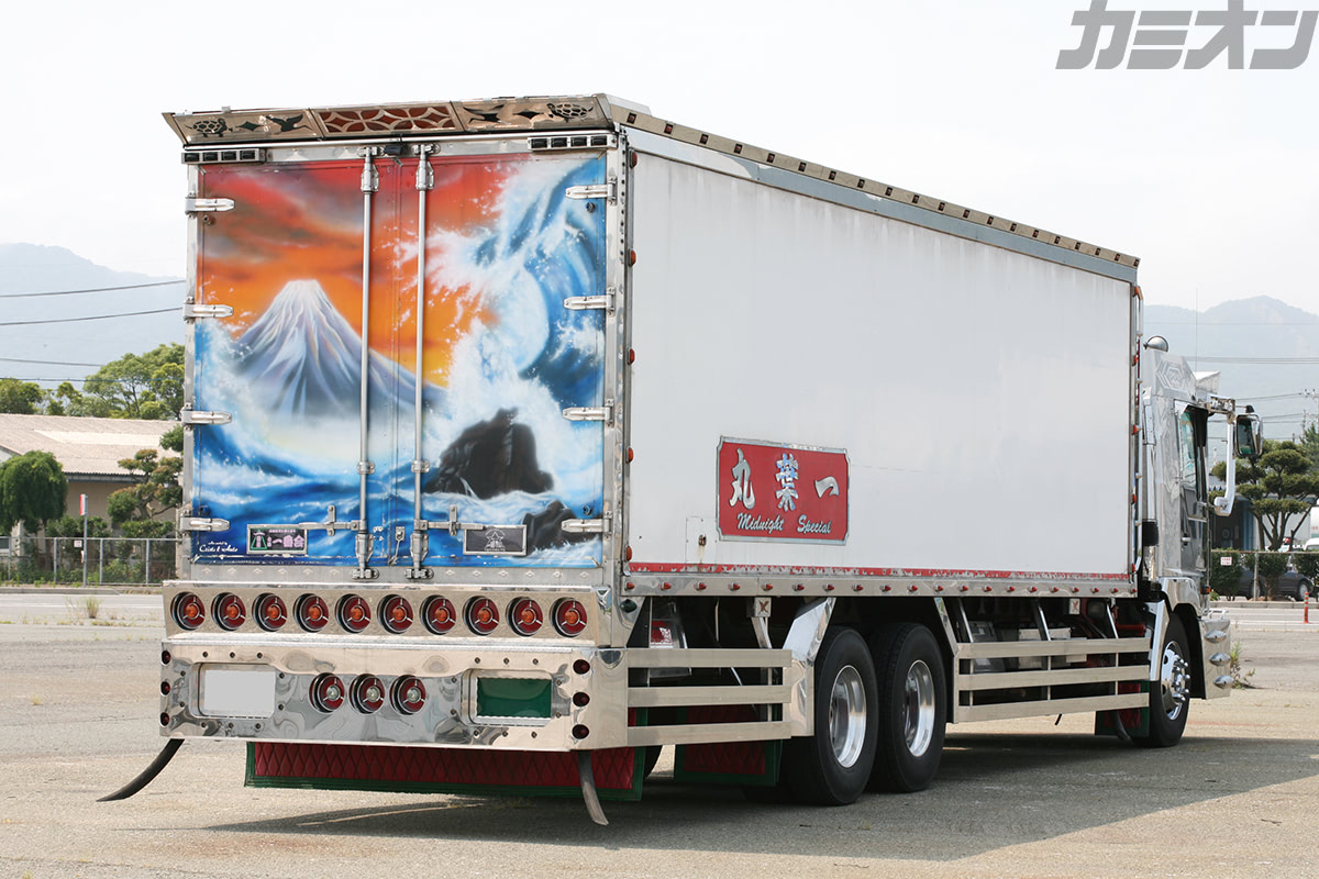 一葉丸 芸術的な技法を駆使した淡路＆神戸スタイルの鮮魚便