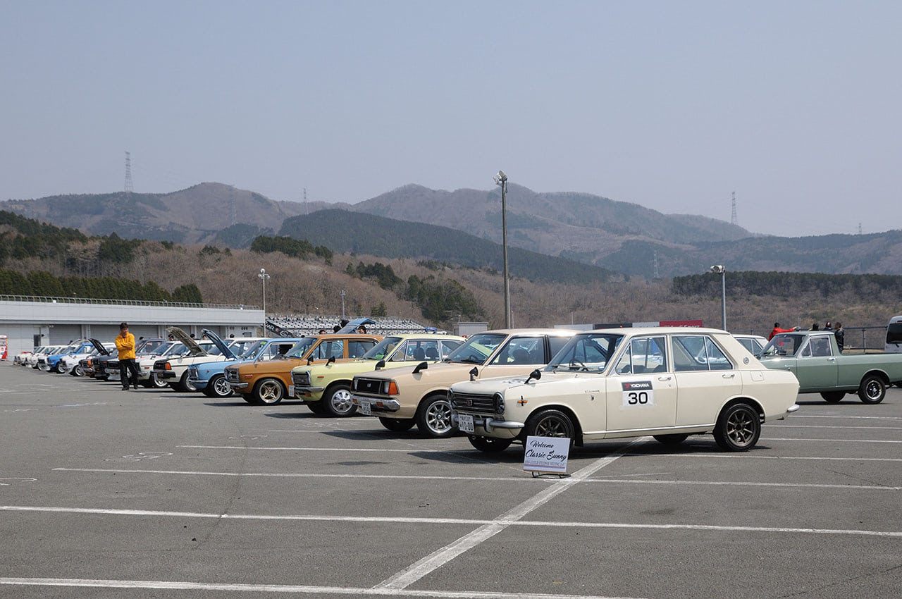 7レース、250台近い車両がサーキットを走ったクラシックカー