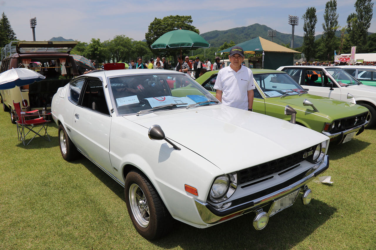 きれいな芝生の上に旧車を並べられるイベントはなかなかない。自然豊か