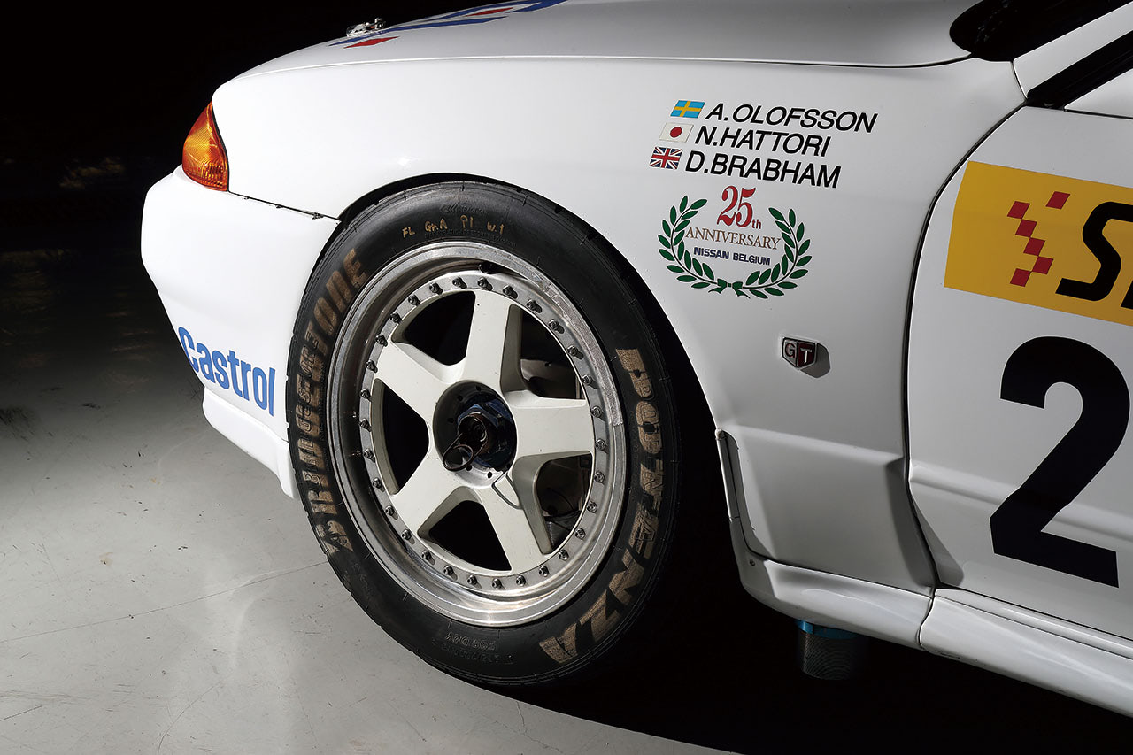 EBBRO TAISAN スカイライン GT-R Gr.A ポルシェGTー2台 2位のポルシェ911を20周以上も引き離す圧倒的な強さでポール・トゥ