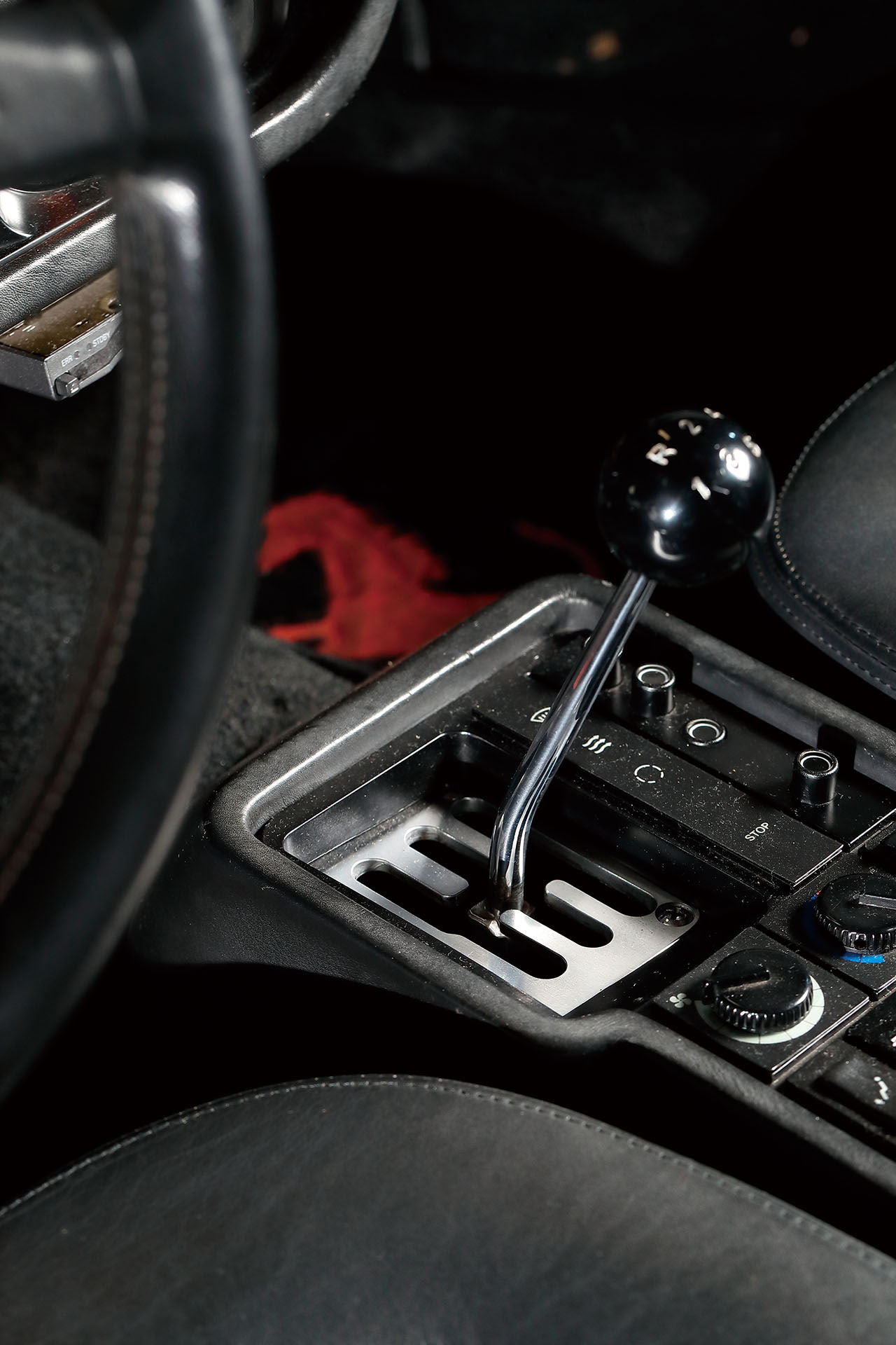 300km/hの大台に達する最高速！ 2280台が生産されたヒットモデル｜1992