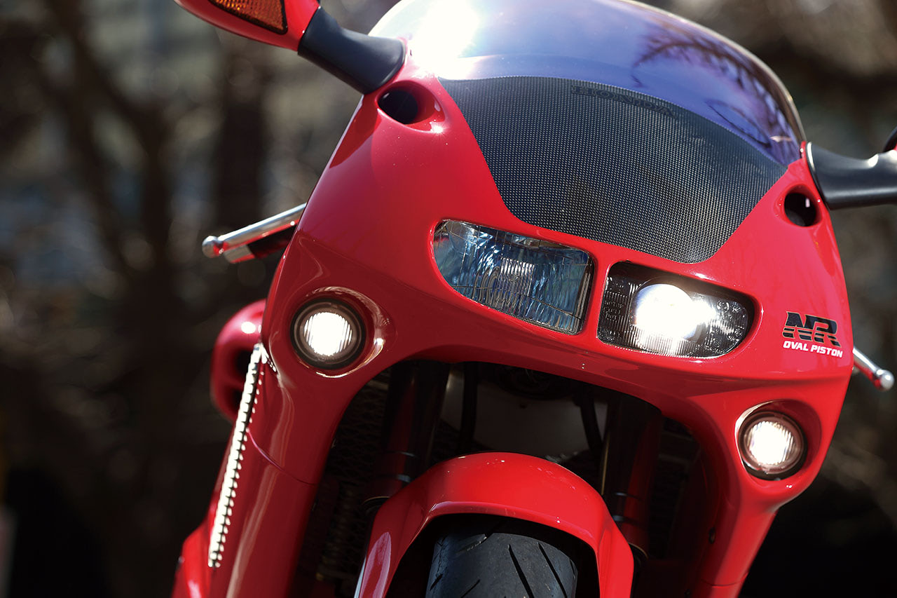 NR750 楕円ピストン　楕円シリンダー　チタンコンロッド　セット まさか実物を見れる日が来るとは。Honda NR750。V4 - 楕円