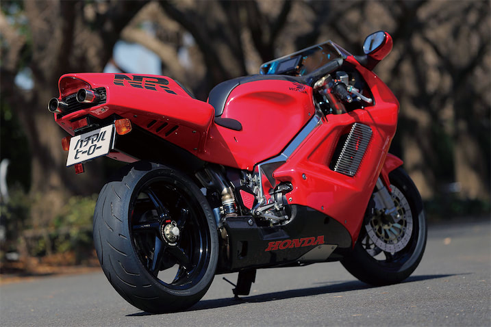NRは300台限定、520万円! バブルを具現化したような性能と価格を持つ NRは300台限定、520万円! バブルを具現化したような性能と価格を持つ