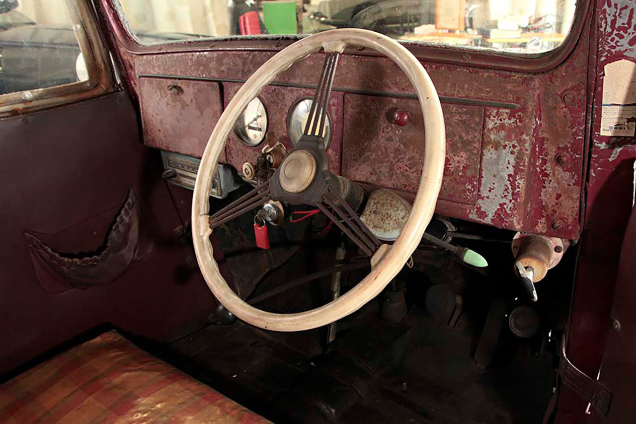 列強と肩を並べた高級車【3】右からブレーキ、アクセル、クラッチ 