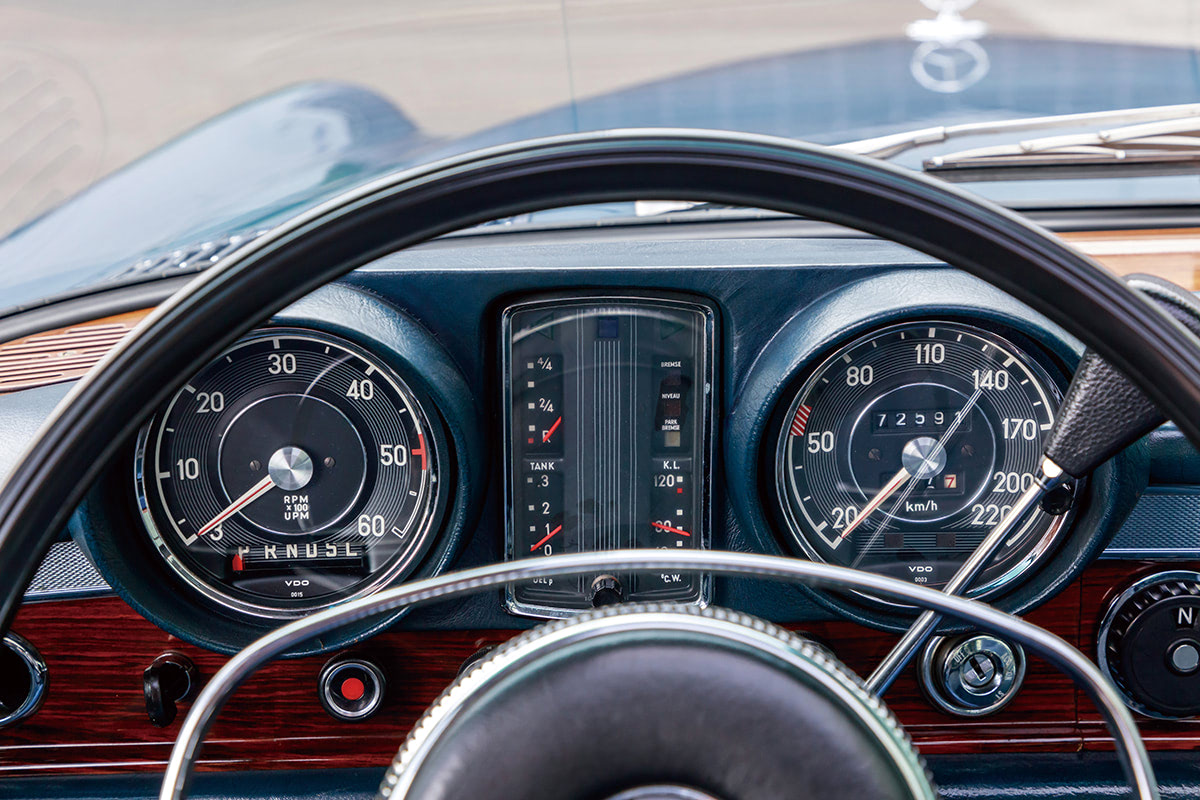 故・梁瀬次郎さんの愛車【3】油圧のパワーウインドウに油圧のシート