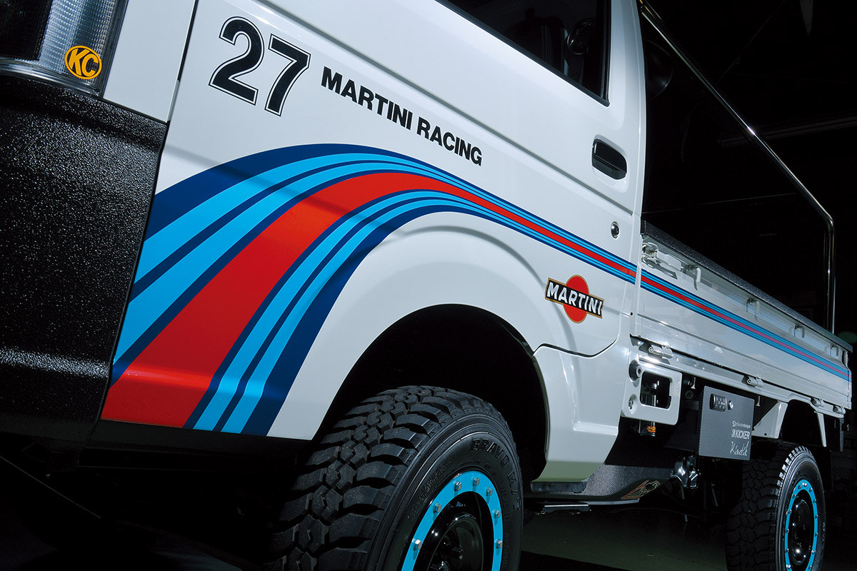 スタイリッシュな軽アゲトラの作り方】マルティーニカラーのデカールに