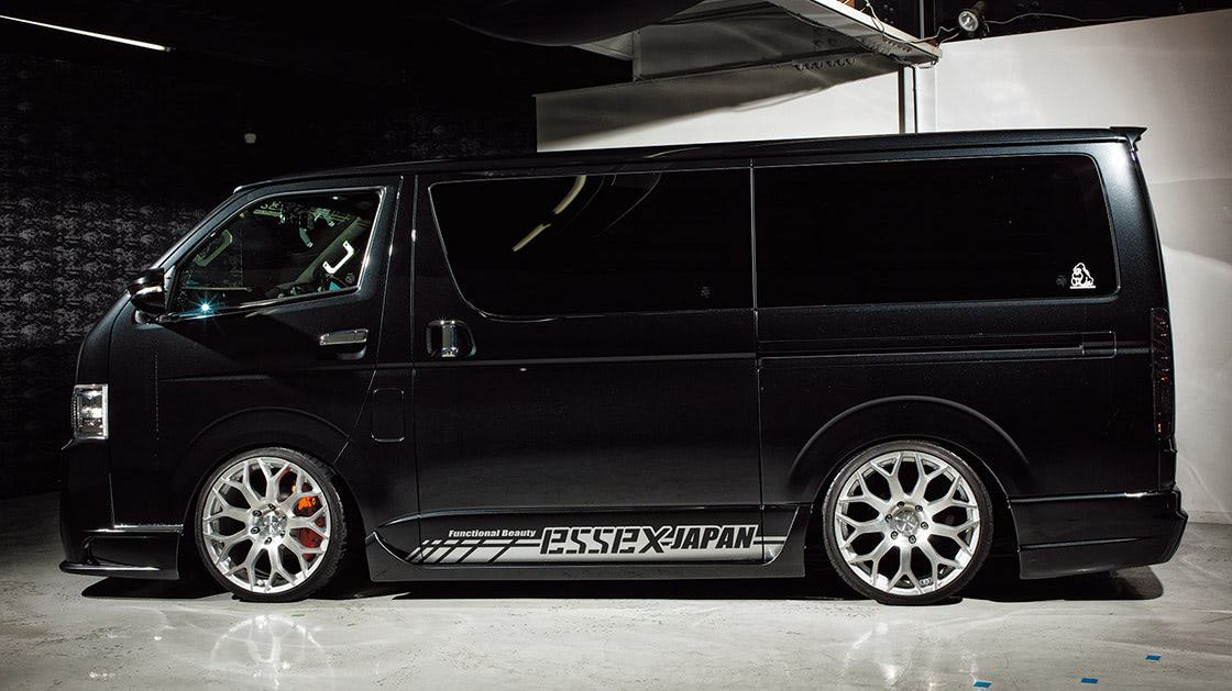 足元ツラっツラ!!】脅威の生足4.5インチダウン！ 絶妙なツラ具合の