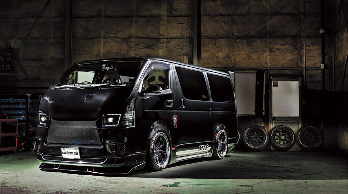 可変式フリッパー＆ウイング搭載!!】車内には30系アルファードの