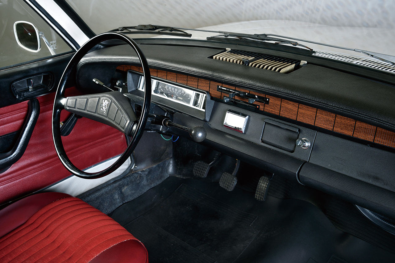 中庸なれども非凡な、 フランスの良心｜1973年式 プジョー 304