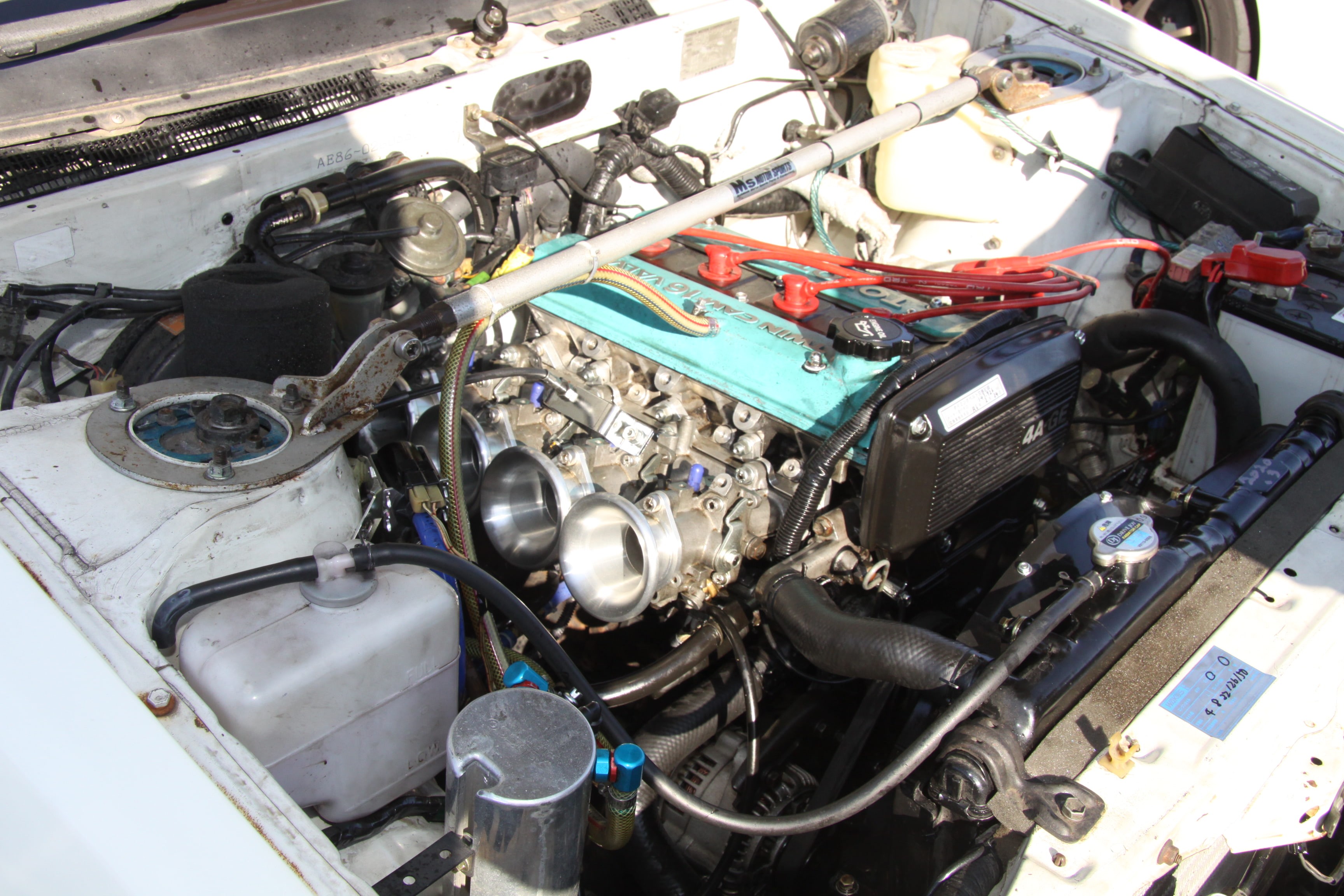 鮮やかなオレンジの240ZG「なっちゃん号」が筑波サーキットを
