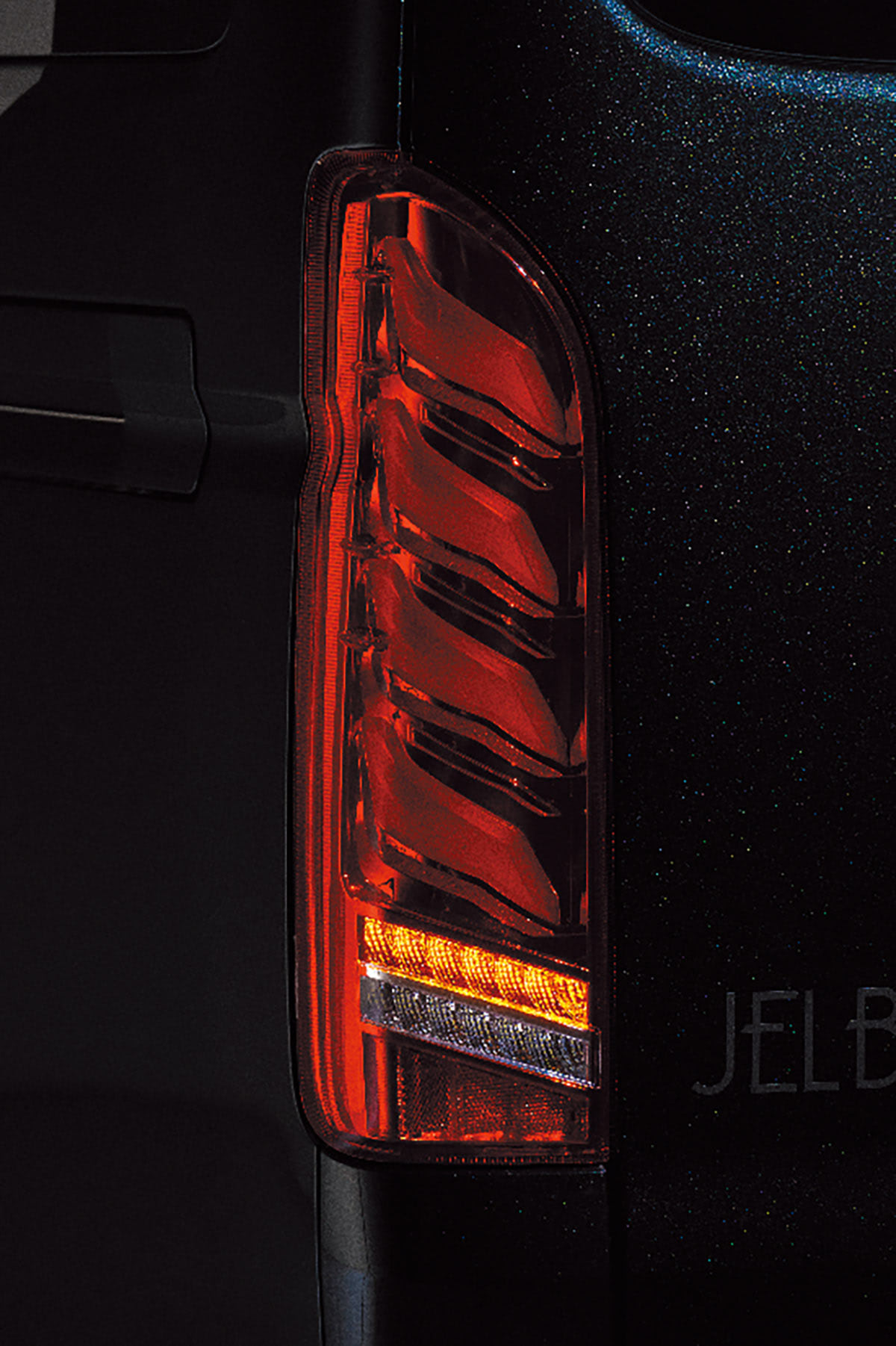 超最新ハイエース用テールランプ登場！】ヴァレンティのULTRAシリーズ