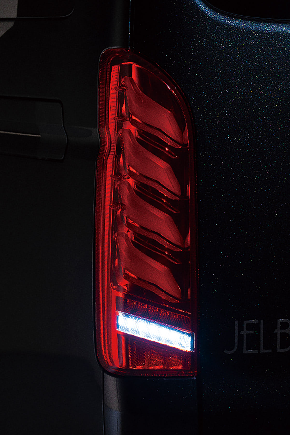 超最新ハイエース用テールランプ登場！】ヴァレンティのULTRAシリーズ