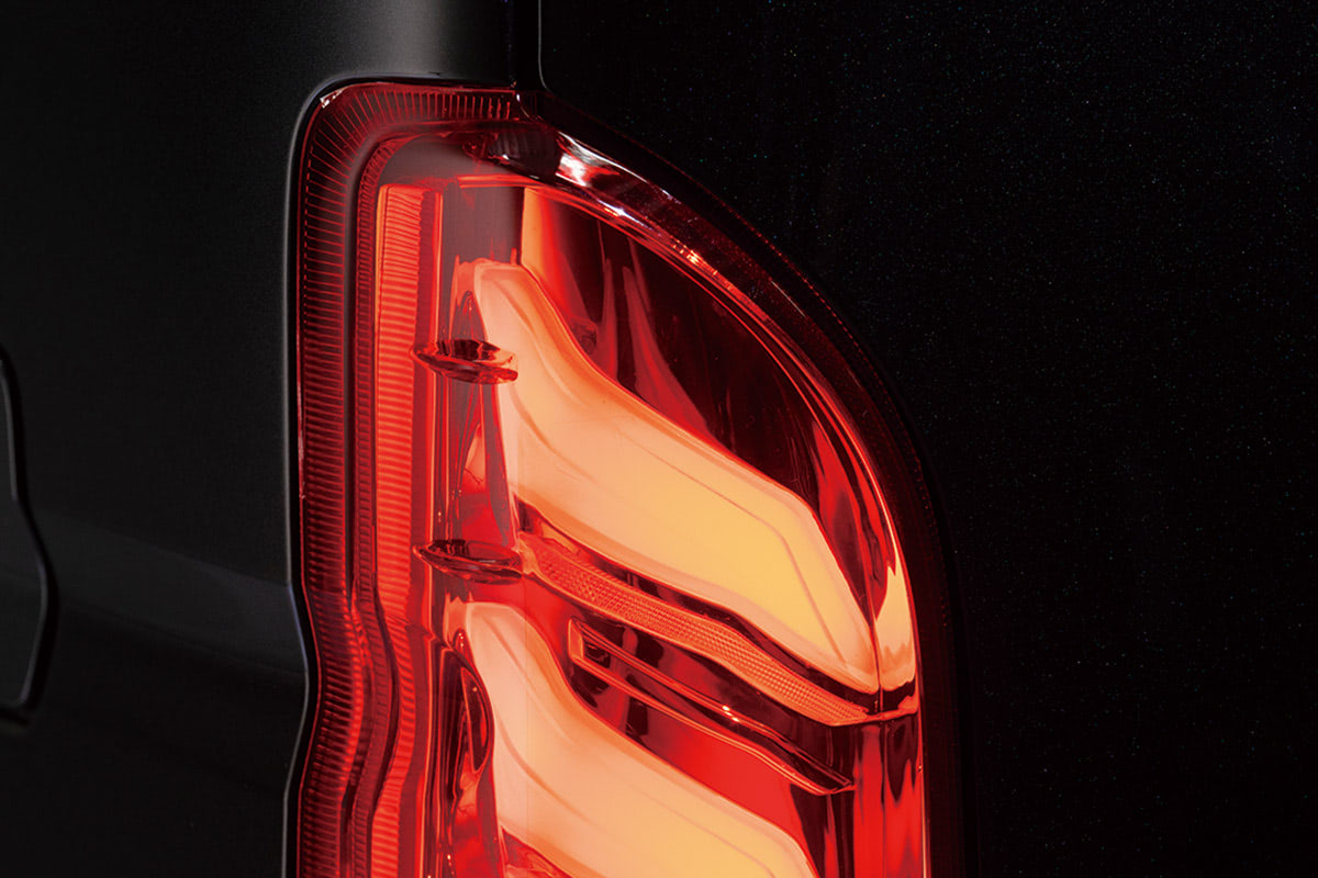 超最新ハイエース用テールランプ登場！】ヴァレンティのULTRAシリーズ