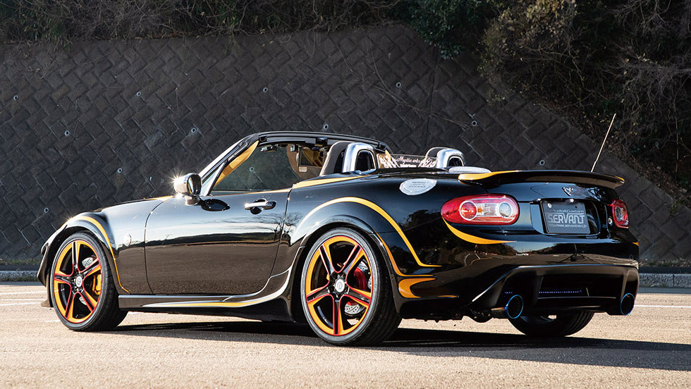 手狭なロードスターにガッツリインストール!!】収納スペースは維持し