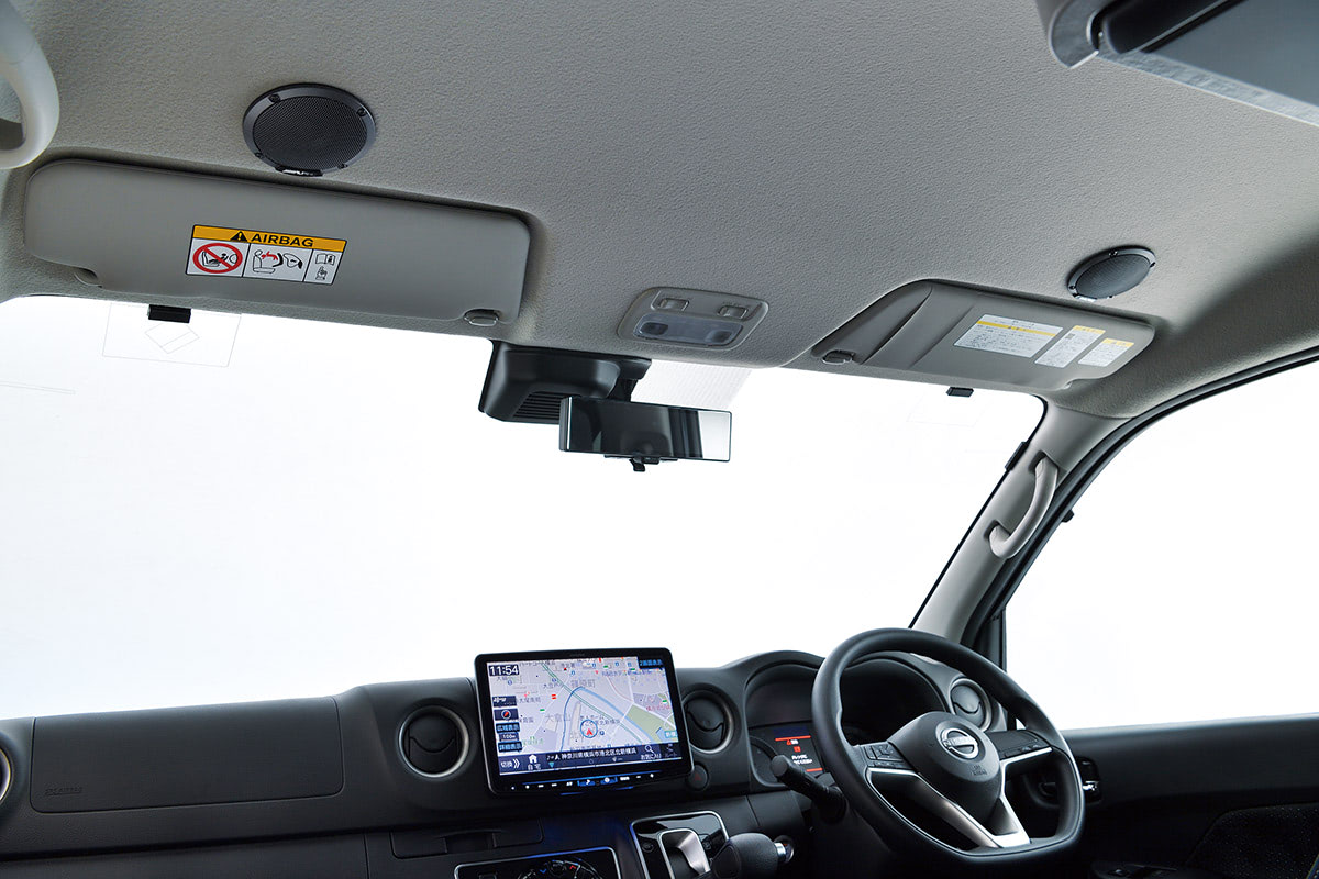 キャラバン専用新アイテム続々登場!!】アルパインのキャラバン専用