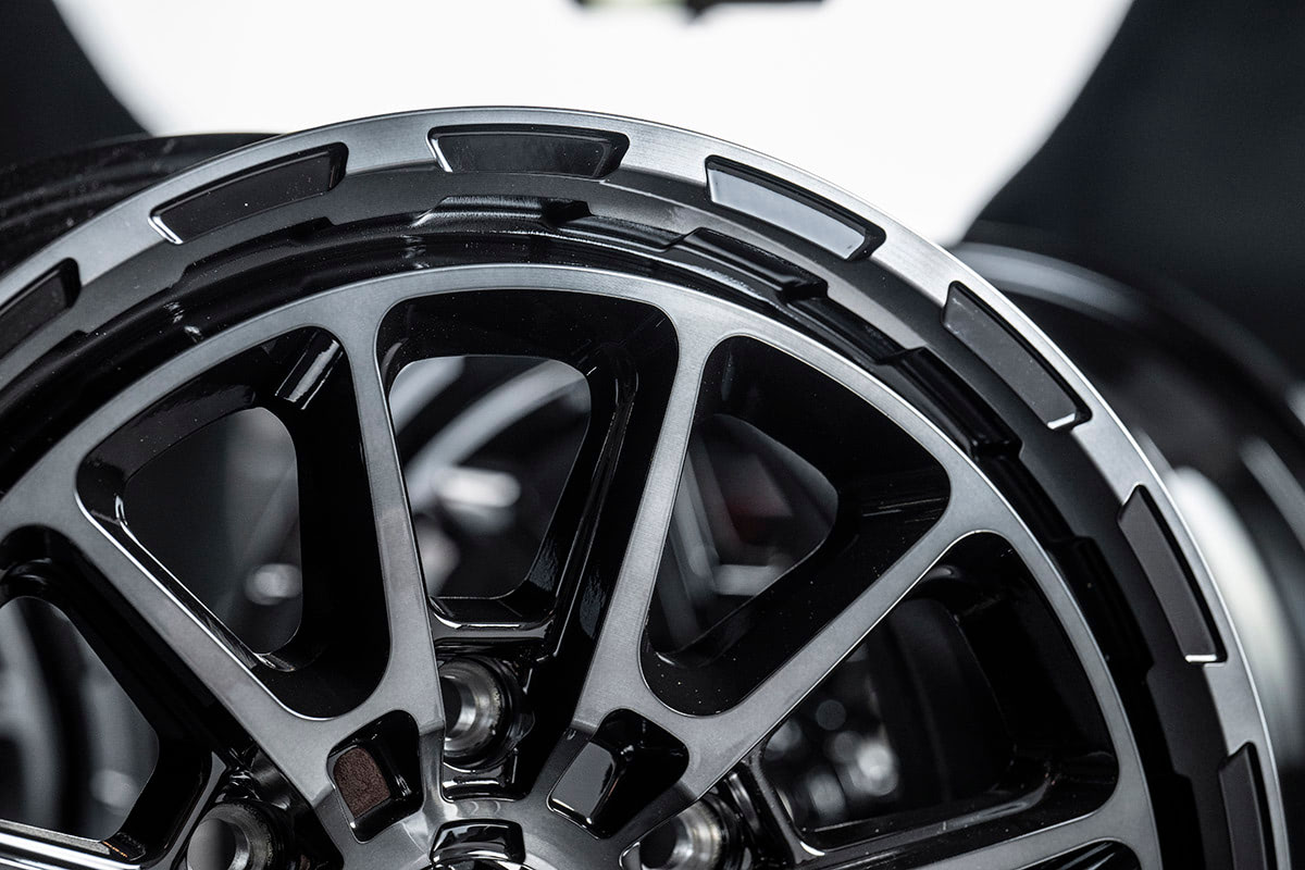 東京オートサロン2025でデビュー！！】ラブラークの新作ホイール