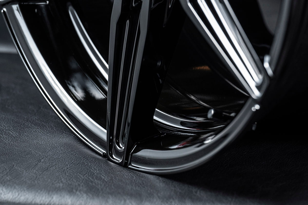 東京オートサロン2025でデビュー！！】ラブラークの新作ホイール