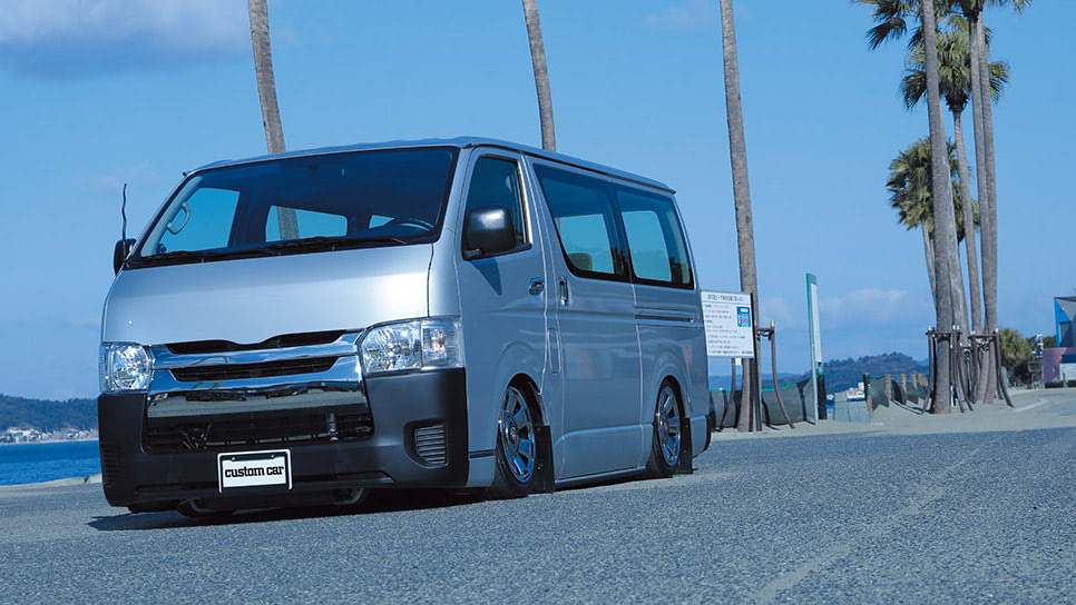 仕上げ中1/24 200系　ハイエース　KUV 仮想USDM 北米仕様　JDM ハイエースに左ハンドルって、あったっけ!?】USでハイエースは流通して