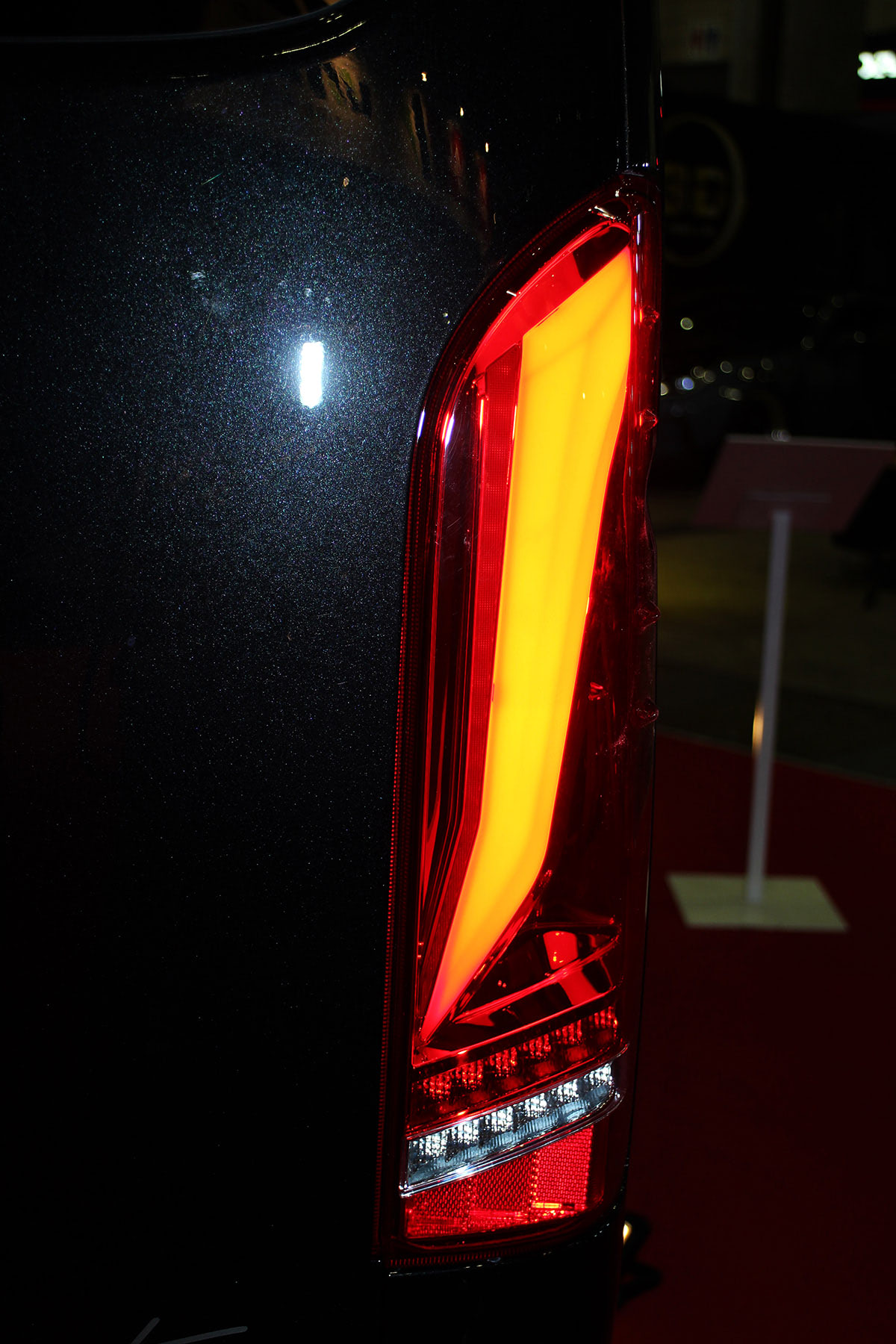 新型 40ヴェルファイア用も!? 東京オートサロン速報】ヴァレンティの超