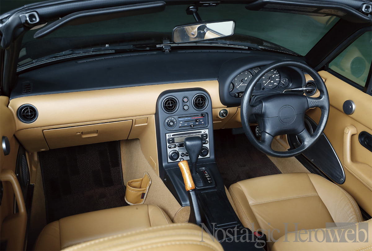 ユーノスロードスター　NA6 Vスペ　トノカバー ユーノス ロードスター (NA6CE) J-LIMITED /トノカバー付 サン