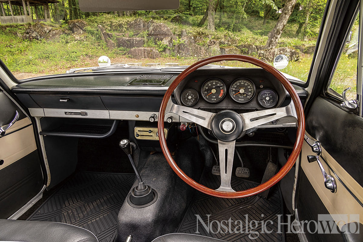 1965年式 プリンス スカイラインGTB キャブレーター吸入カバー 標準正規品 オーストラリア帰りの高性能マシン【2】ウエーバー製の40DCOEを三連装