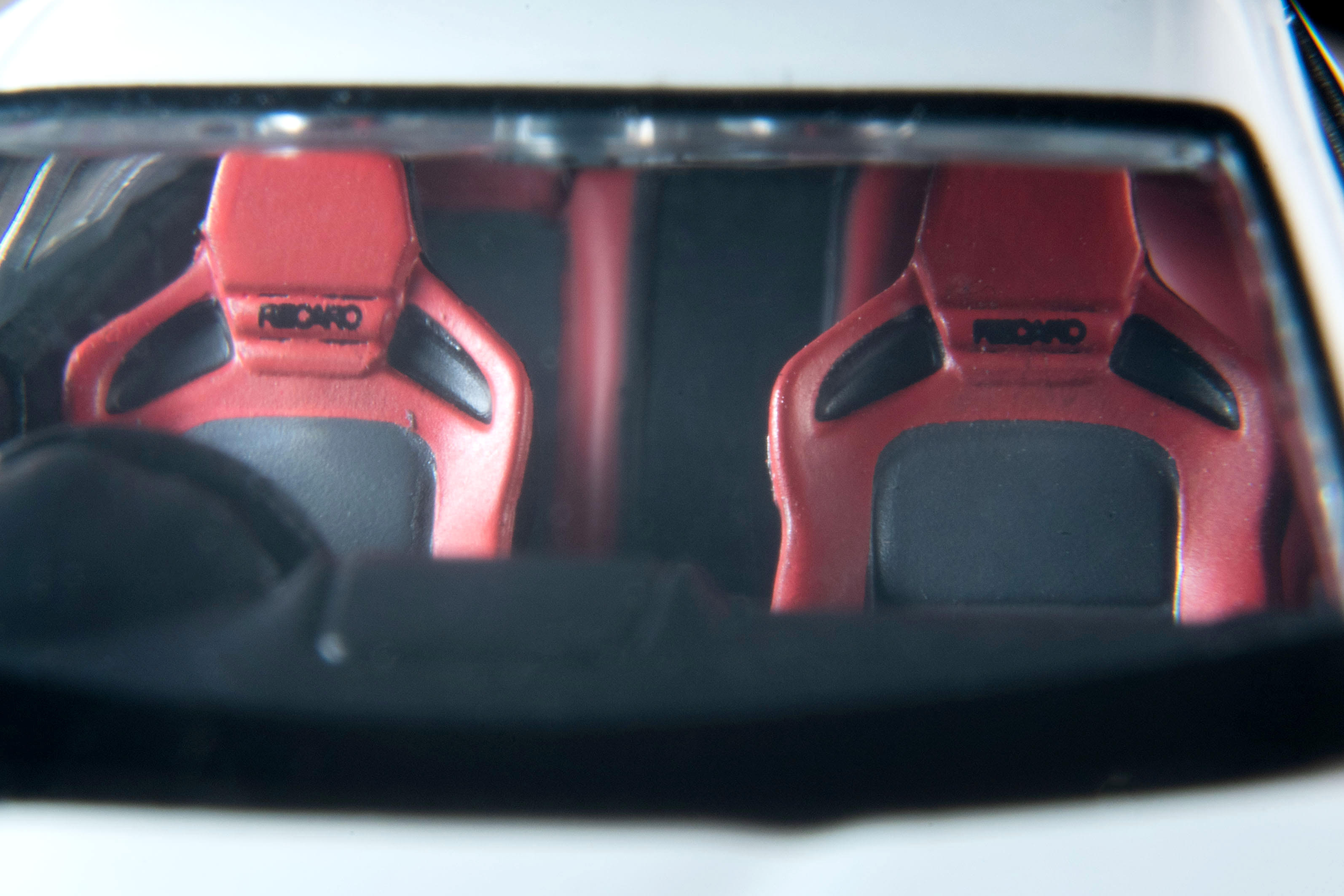 9月発売予定｜予約受付中！ 後期型のRX-8に新色登場！ボンネットも開閉