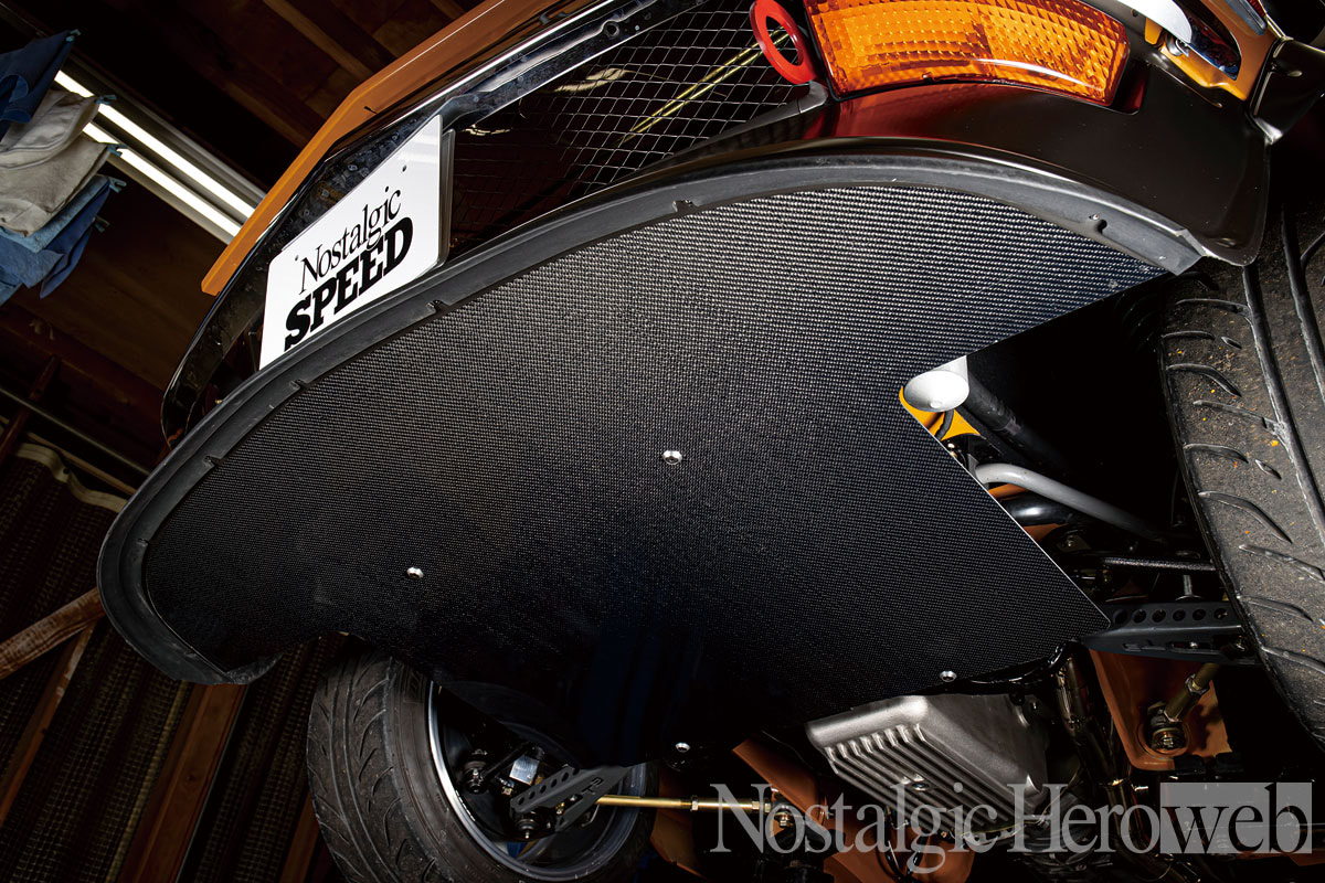 ドンガラから6年。レストモッドなS30Z【4】ダットサンのエンブレムは