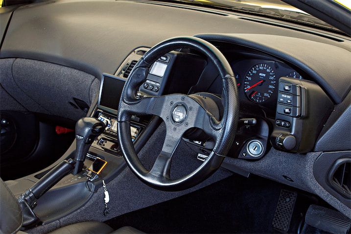車ステアリング Z31 vs Z32 Vol.5｜「Zが好きだから」。シンプルだが説得力は絶大