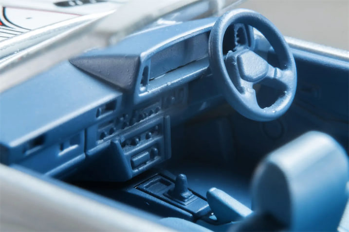 あのオープニングの名シーンが机上に！ 木暮謙三フィギュア付ガゼール