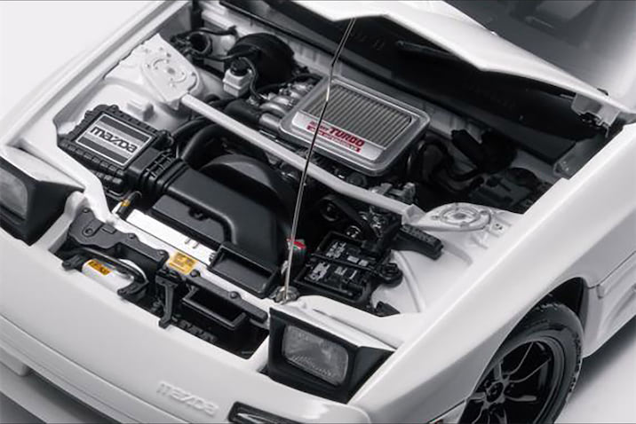 頭文字D・30周年】高橋涼介の愛車「マツダ RX-7（FC3S）」がビッグで