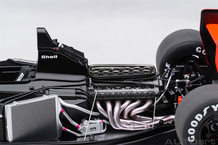 伝説のセナ足マシン再販】V12ホンダエンジンやカーボン柄まで精密再現