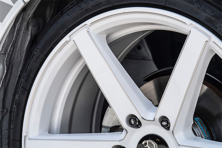 415コブラのハイエース用ホイールを購入するとオーバーフェンダーが