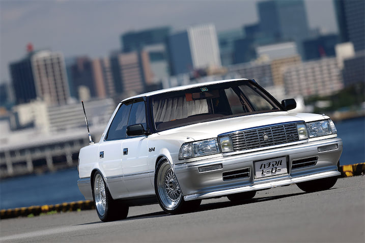 世界初・日本初はいつもクラウンだった。最先端のハイテク装備とV8