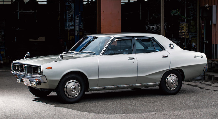 スカイライン ケンメリ C110 コーナーポール 希少 当時物 5aeebaa816c4413f425c7005b12c01