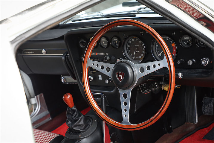 増車を選択したオーナー！ 1971年式と1972年式、2台のコスモスポーツ